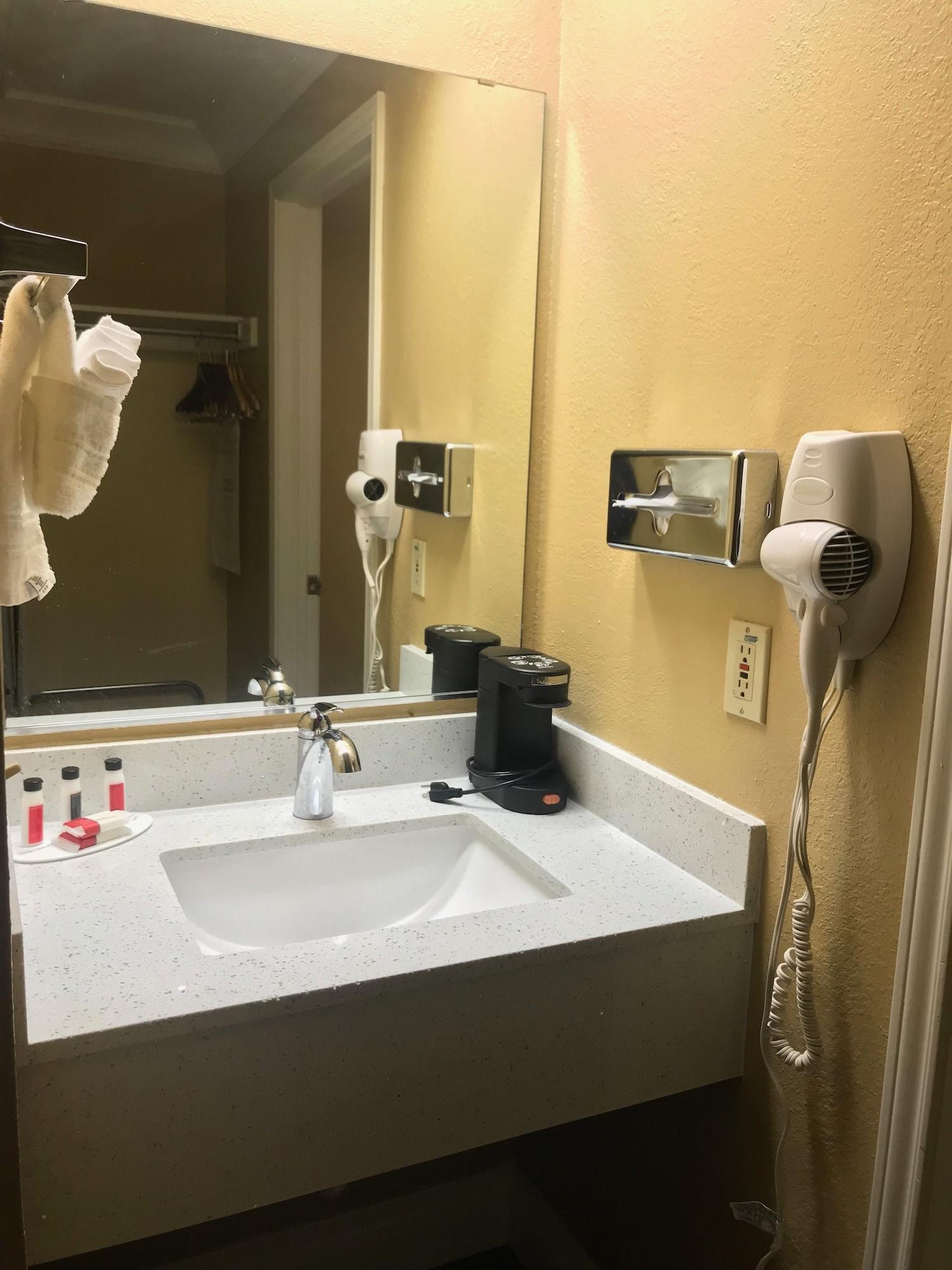 Days Inn By Wyndham San Antonio Airport Eksteriør bilde