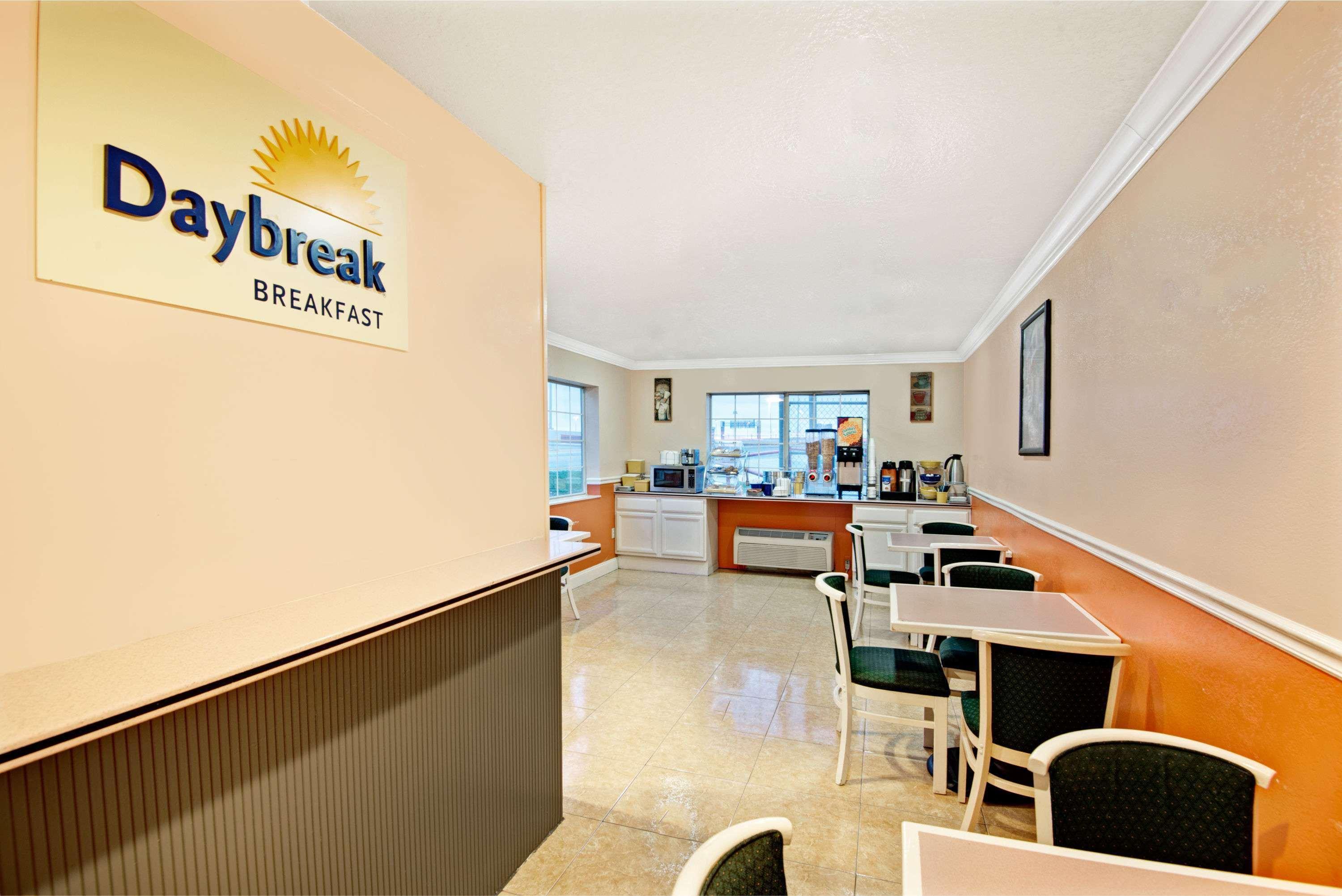 Days Inn By Wyndham San Antonio Airport Eksteriør bilde