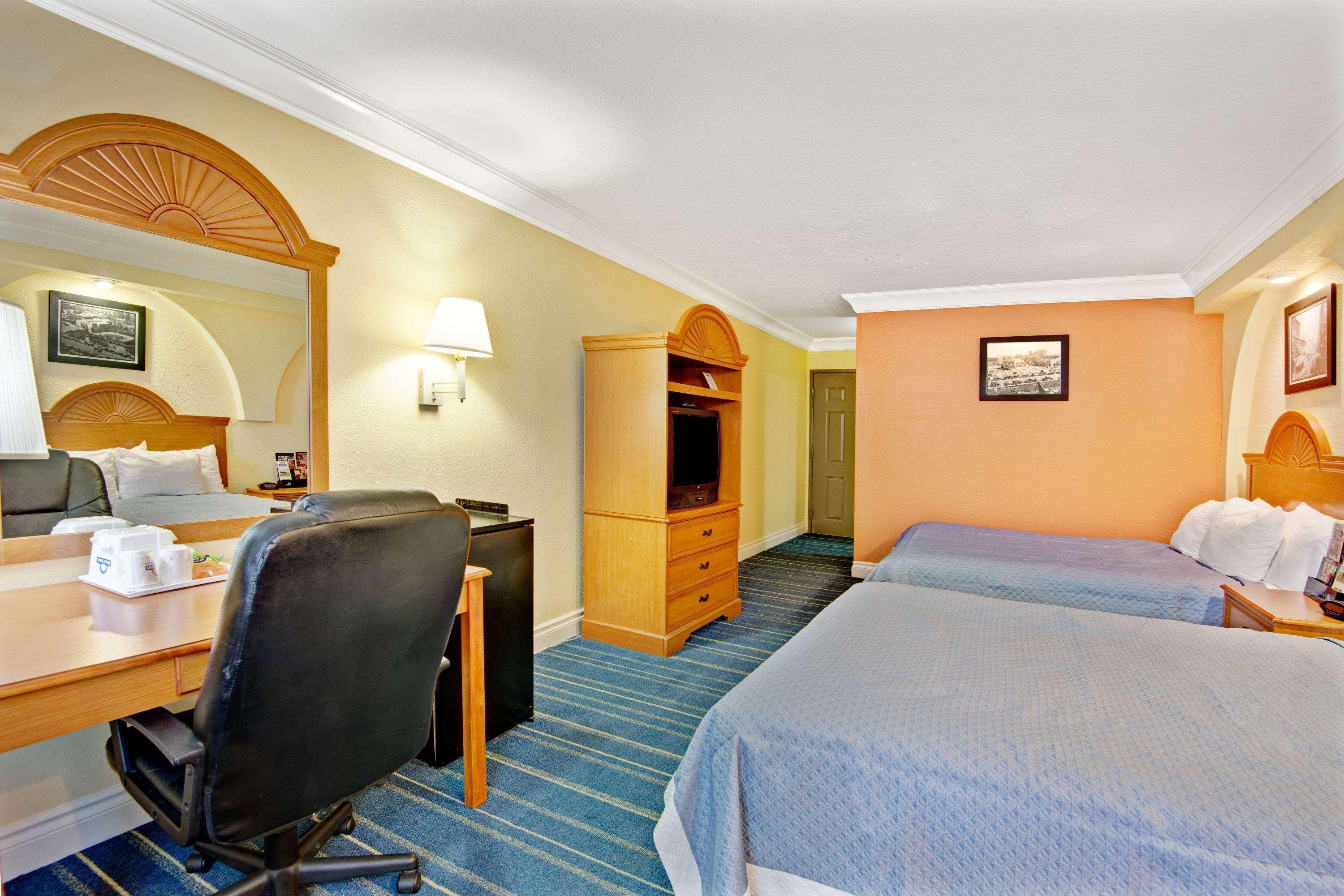 Days Inn By Wyndham San Antonio Airport Eksteriør bilde