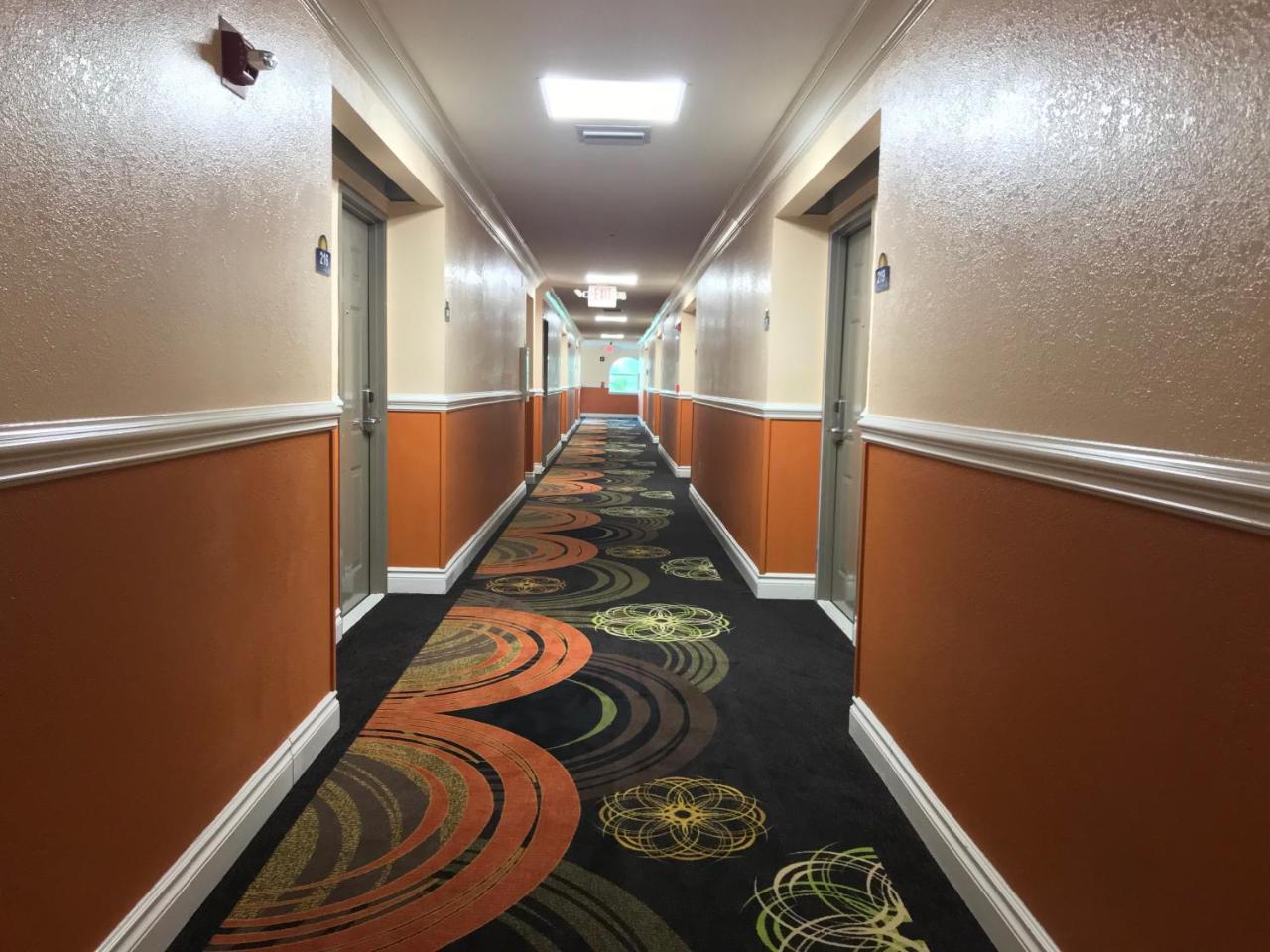 Days Inn By Wyndham San Antonio Airport Eksteriør bilde